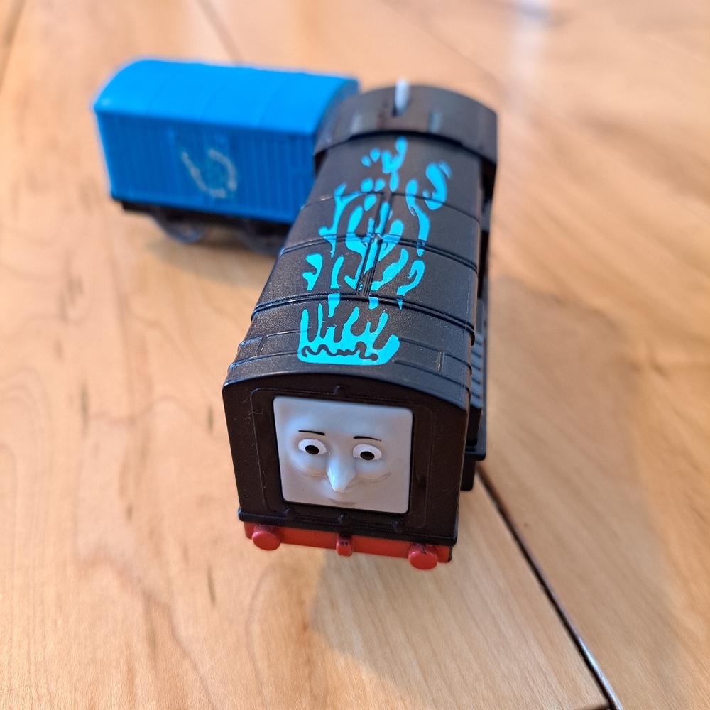 SEARCH & RESCUE DIESEL W/ ICE CREAM VAN Thomas Train Motorized Trackmaster